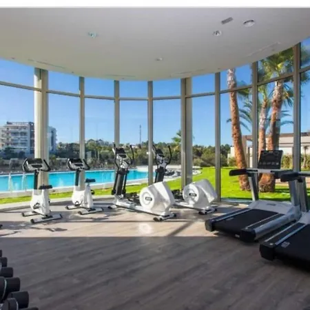 Luxury Hills *